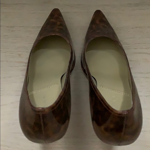 Tahari Patent Leather Pump - Picture 2 of 3